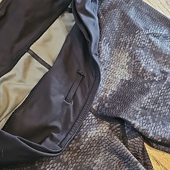 Lululemon size 6 sequin cropped legging - Picture 5 of 11